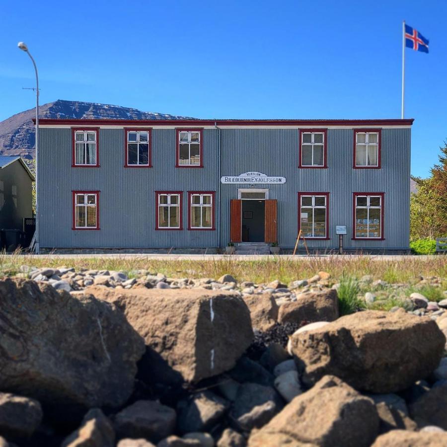 The Old Bookstore Flateyri Eksteriør billede